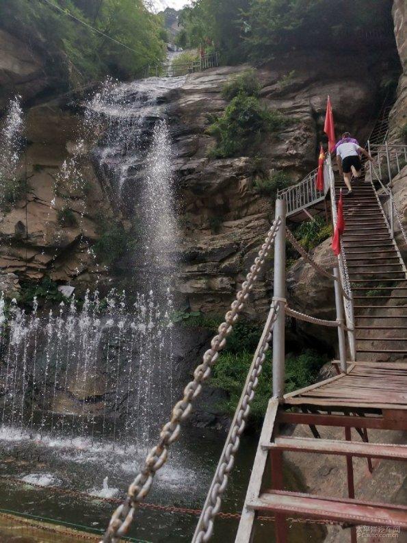 地板冒岩浆无敌版