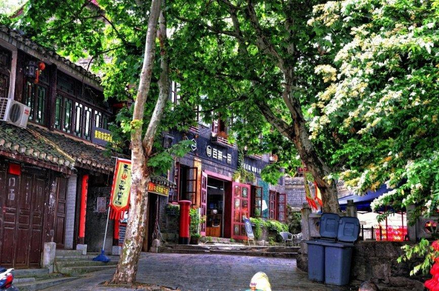 逃离违建房屋5